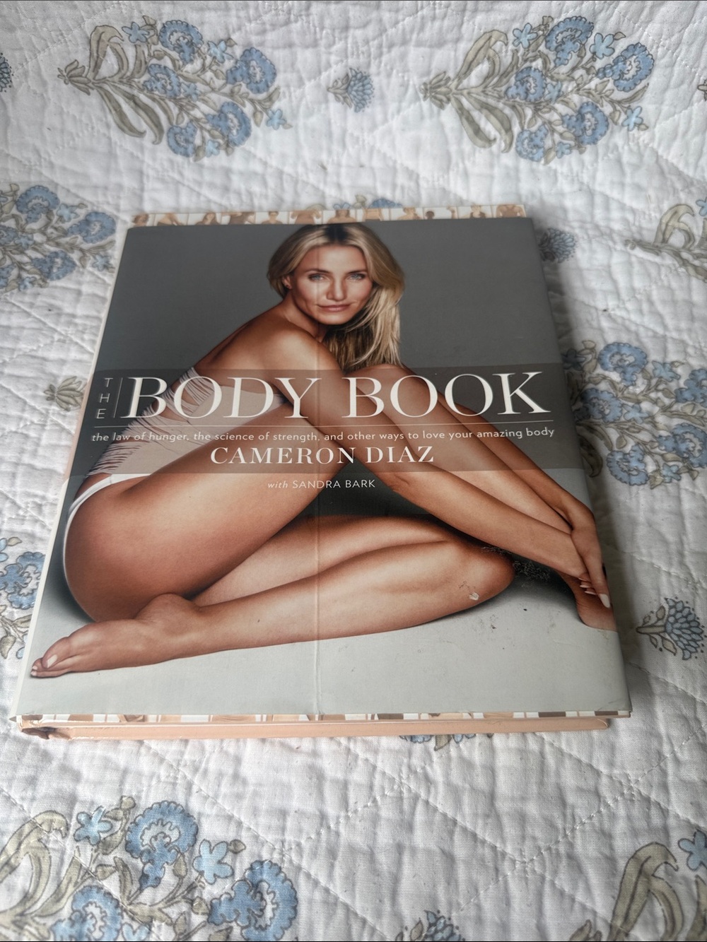 The Body Book - Skin Care & Body Confidence Guide (Beige)